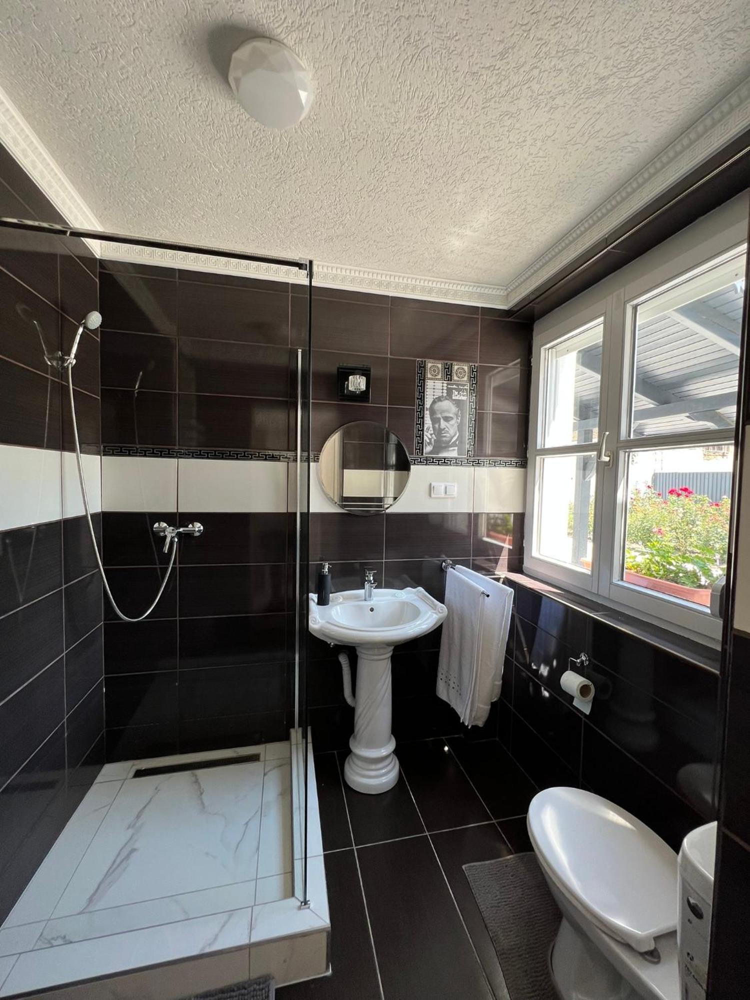 Adel Apartman Kisujszallas Εξωτερικό φωτογραφία
