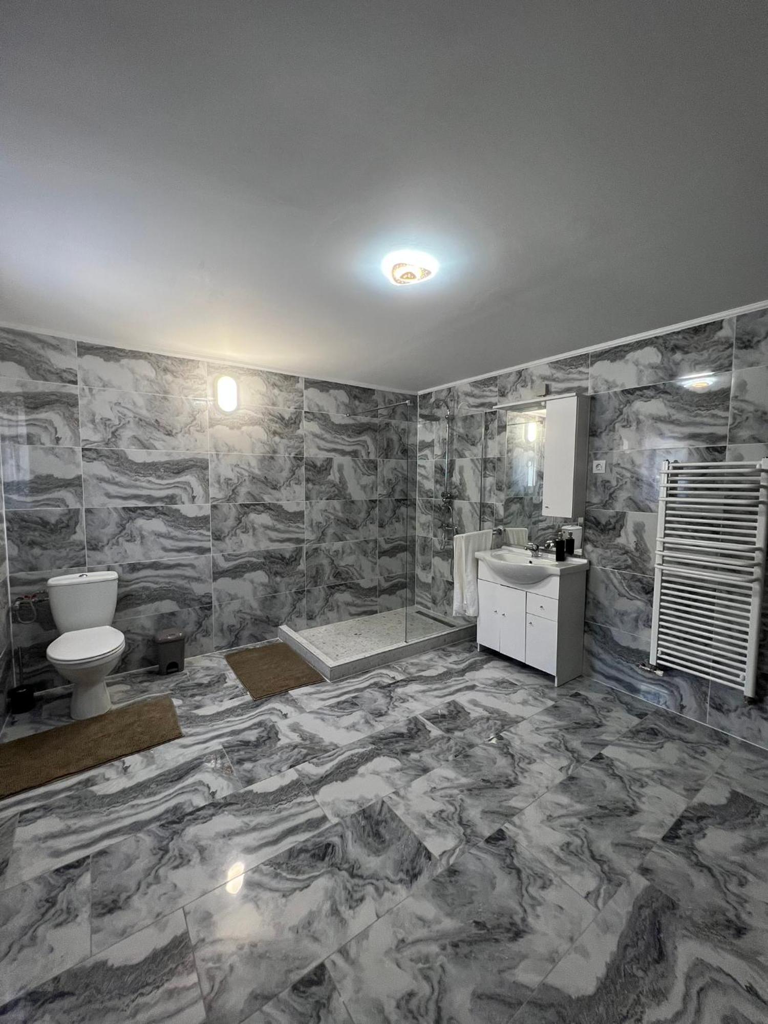 Adel Apartman Kisujszallas Εξωτερικό φωτογραφία